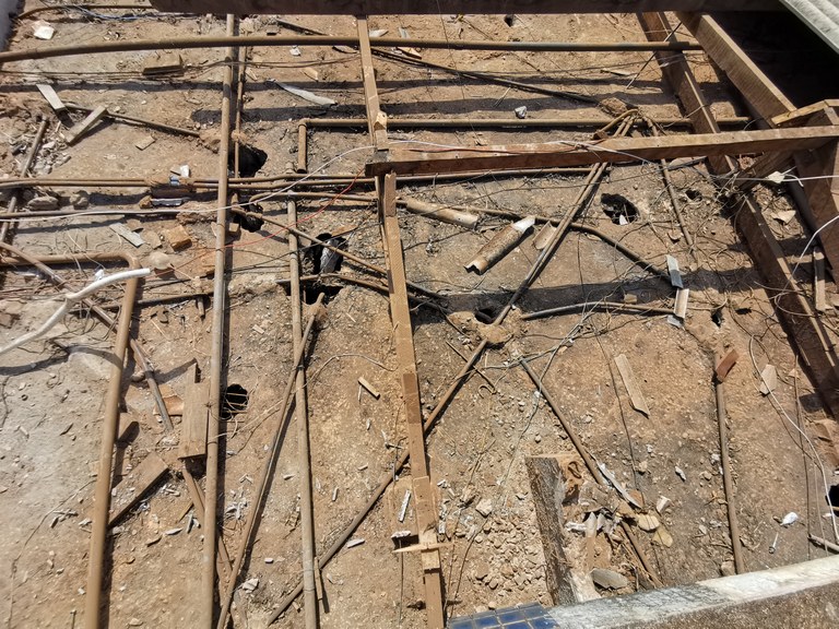 Demolição e Construção do Novo Telhado