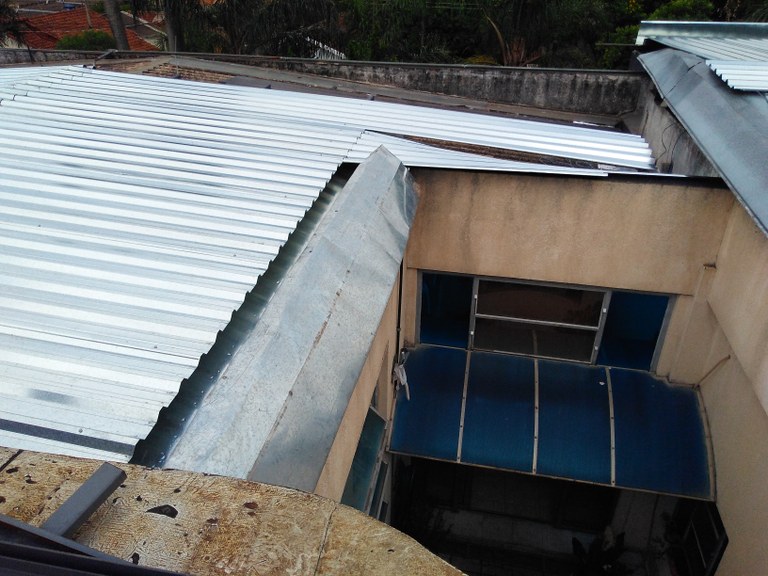 Demolição e Construção da 2ª Parte do Telhado