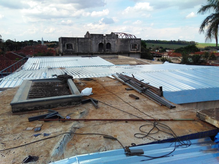 Demolição e Construção da 2ª Parte do Telhado