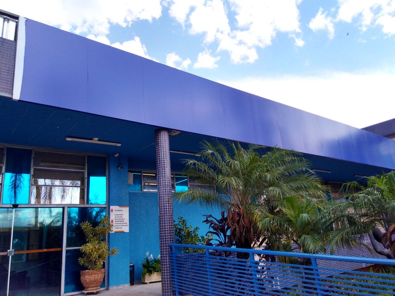 Instalação da Estrutura da Platibanda em ACM