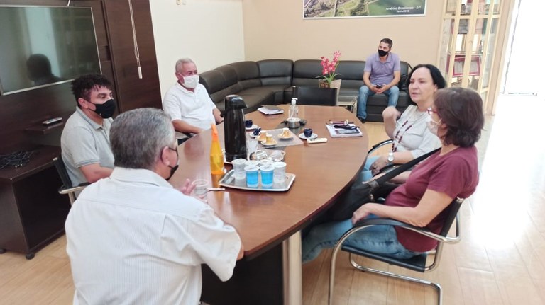 Prefeito Dirceu Pano, vice-prefeito Luzimar, vereador Cidão Mineiro e deputada Marcia Lia e assessores Prefeito Dirceu Pano, vice-prefeito Luzimar, vereador Cidão Mineiro e deputada Marcia Lia e assessores