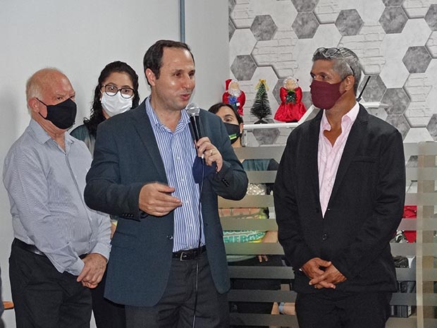 Presidentes Janone (ACIA) e Eraldo Correa (ACIAB) Presidentes Janone (ACIA) e Eraldo Correa (ACIAB)