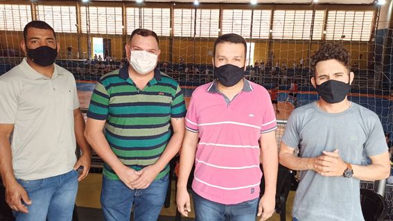 Vereadores de Américo prestigiando o evento. (Imagem: Denílson Lopes de Andrade). Vereadores de Américo prestigiando o evento. (Imagem: Denílson Lopes de Andrade).