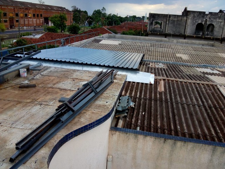 Demolição e Construção da 2ª Parte do Telhado