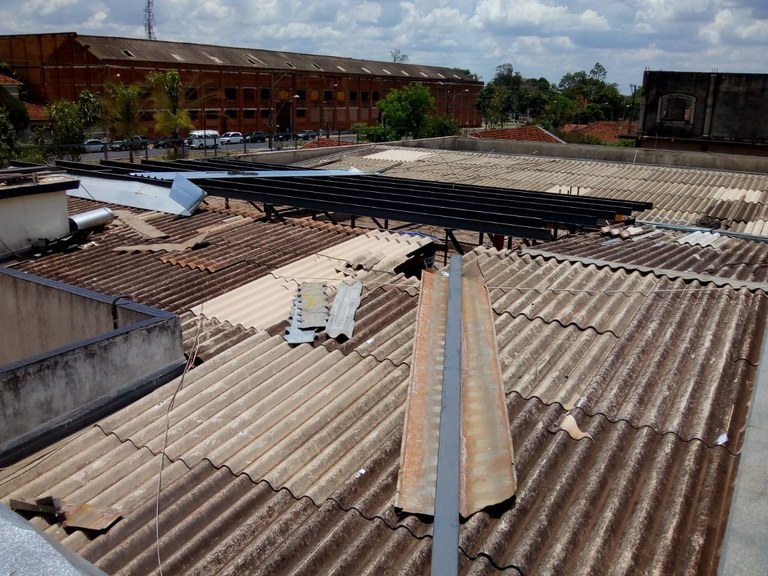 Demolição e Construção da 2ª Parte do Telhado