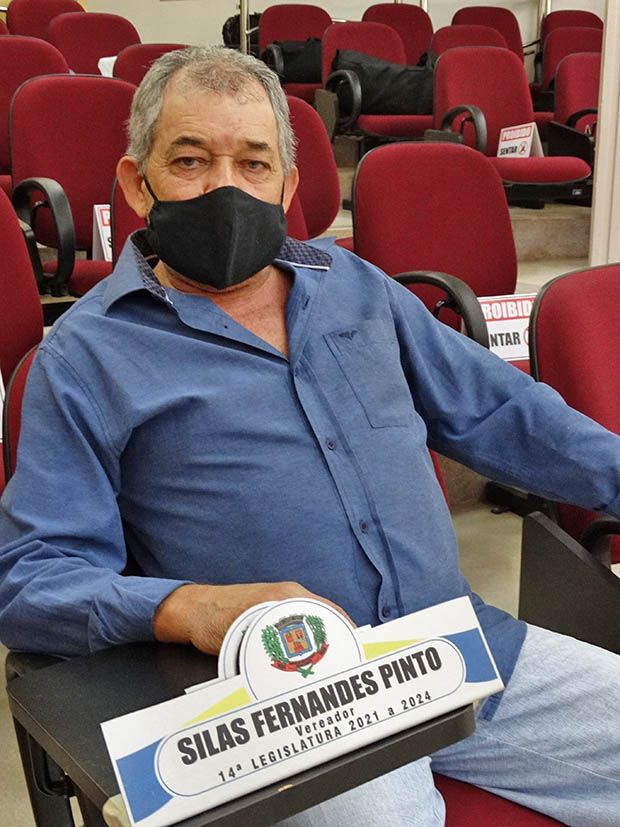 Vereador Silas da Sadia, durante sessão na câmara. (Imagem: Denílson Lopes de Andrade) Vereador Silas da Sadia, durante sessão na câmara. (Imagem: Denílson Lopes de Andrade)