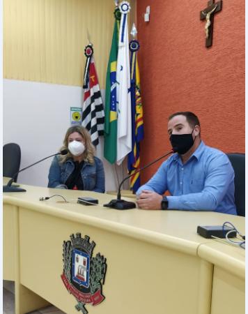 Deputada Patrícia Bezerra com o vereador Leandro Mancha na Câmara Municipal. Deputada Patrícia Bezerra com o vereador Leandro Mancha na CâmaraMunicipal.